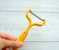 创意厨房利器 新奇特品章鱼削皮器，引领家居日用品新潮流