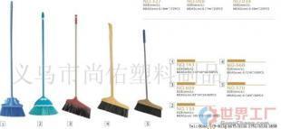 批发扫帚、一字扫帚与塑料扫帚 现代清洁用品的核心选择